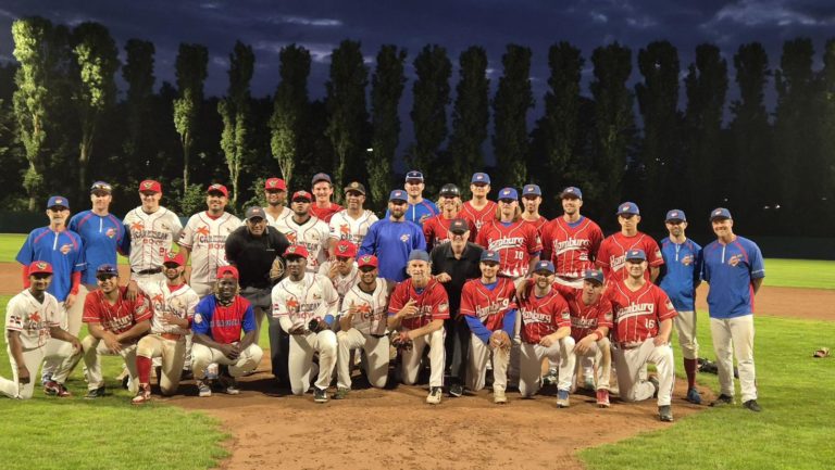 Internationales Flair im Jackie Robinson Ballpark!